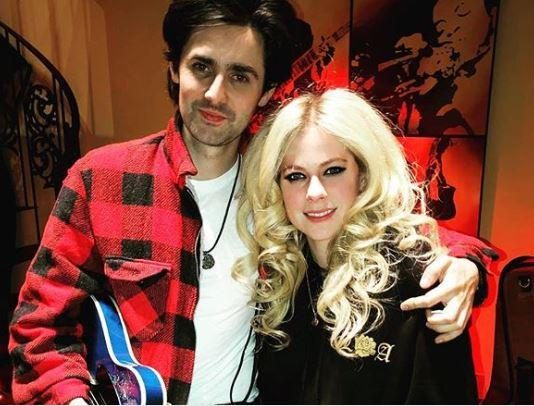 Avril Lavigne del punk a pareja de millonario egipcio (+Video)