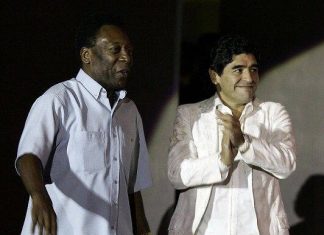 Pelé felicita a Maradona con un extraño mensaje