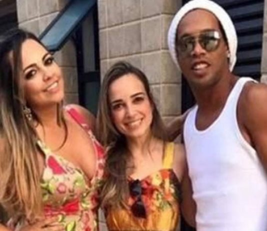 Ronaldinho retoma relación con sus dos novias