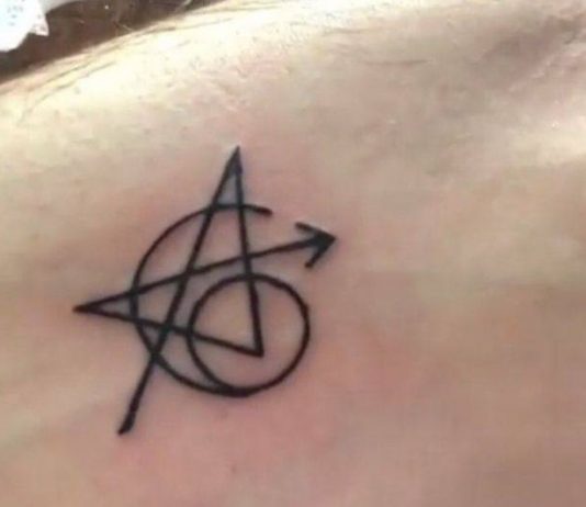 Atención tatuados: Las células de la piel se comen y vomitan la tinta todo el tiempo